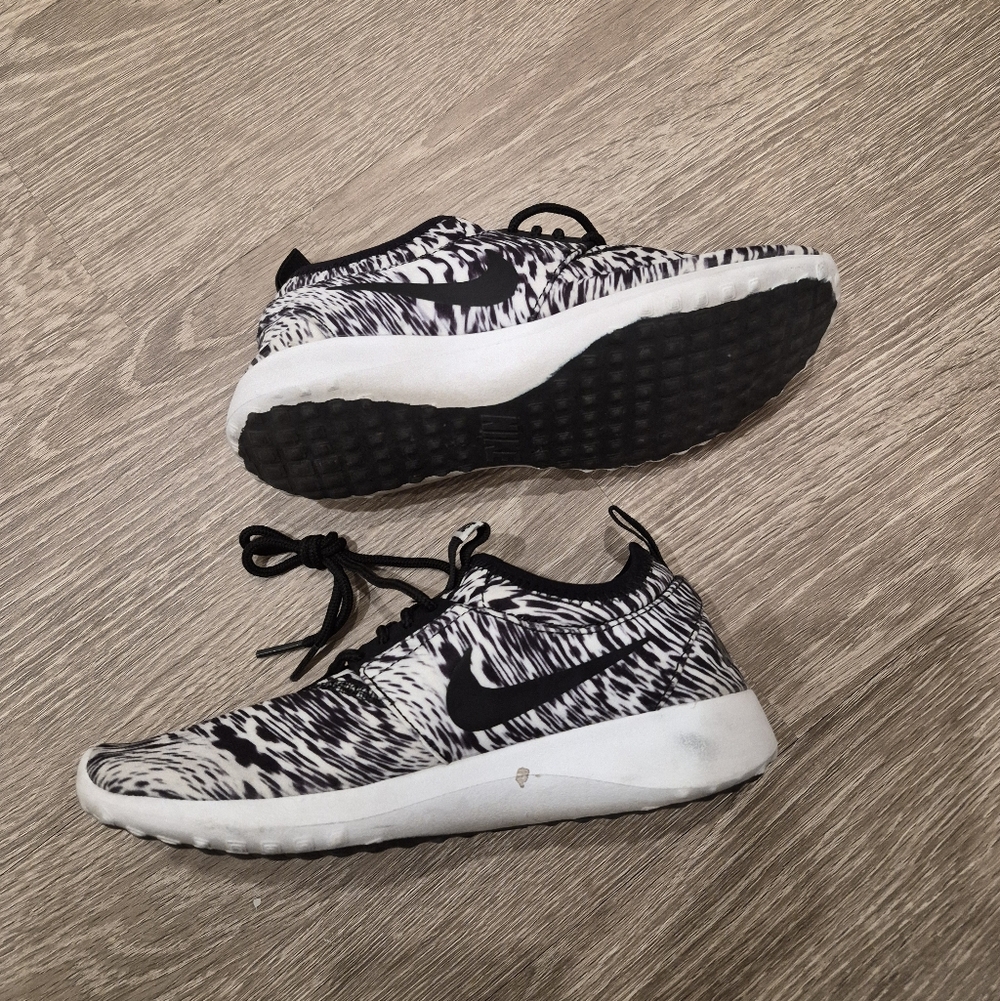 Nike Roshe Sneakers Womens Shoes Size 5.5